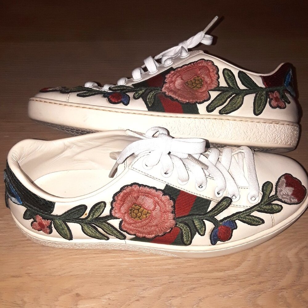 Rare GUCCI Ace floral LOGO sneakers--excellent condition